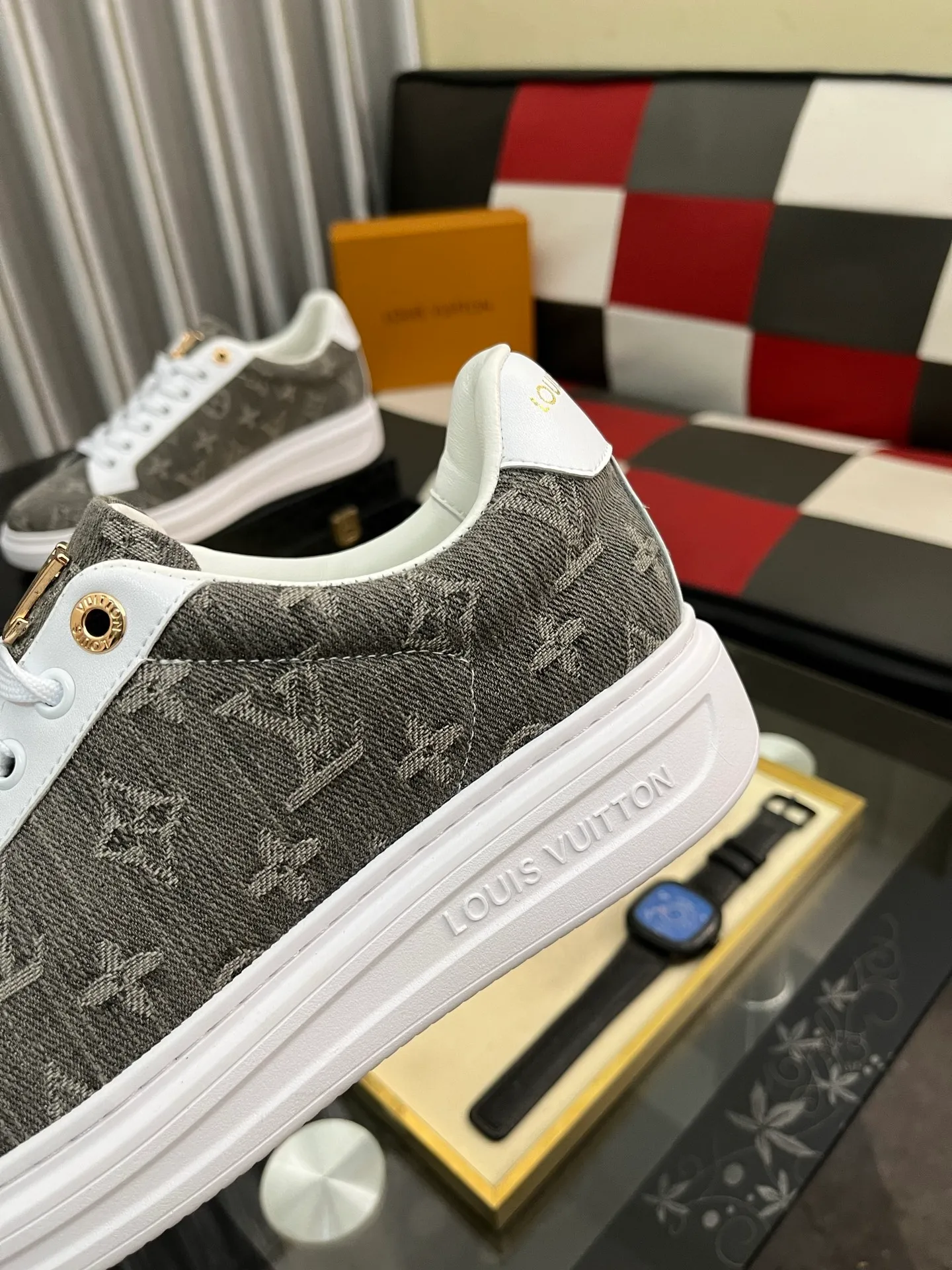 Men's shoes 💰400⌚️⌚️LV Louis Vuitton. The latest trendy casual shoes are popular in physical stores in sizes 38-44. New spring and summer comfortable imported custom original cowhide, unique jacquard fabric element design. Paired with sheepskin lining, Lv original bottom, [taiyang][taiyang] high-end packaging and high quality💪Details determine the quality, you can enter and leave the counter at will, welcome to compare🇮🇹